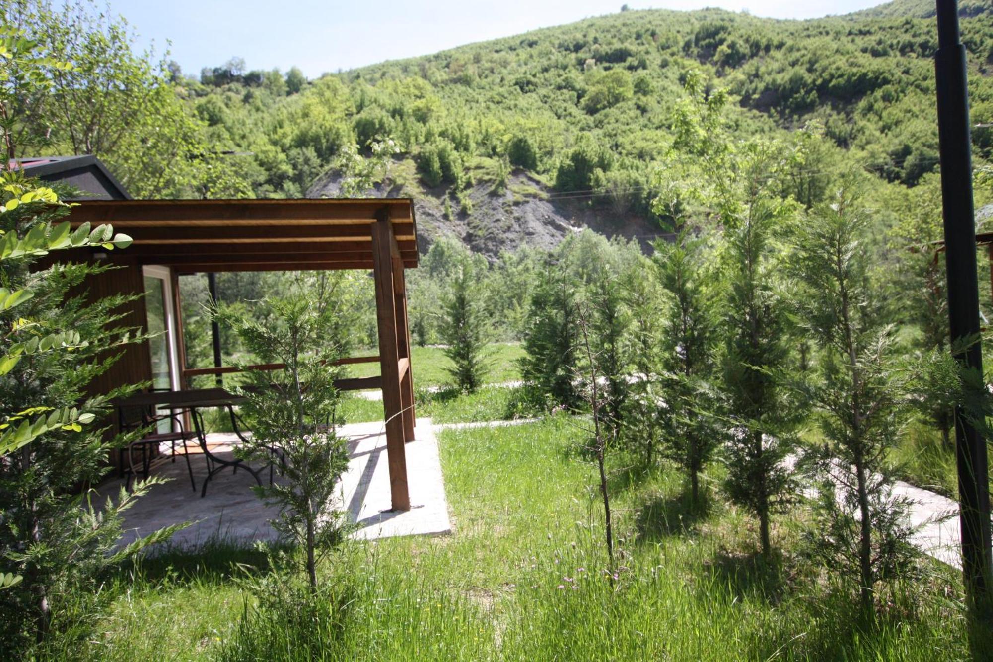 Lugina E Shengjergjit ,Bujtinat Vila Tirana Exterior foto