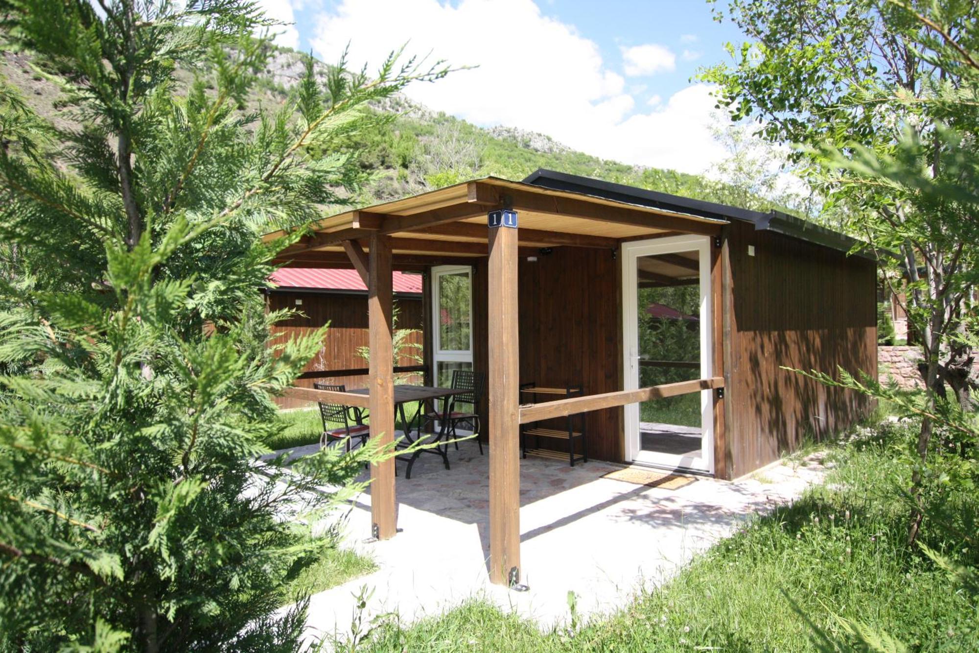 Lugina E Shengjergjit ,Bujtinat Vila Tirana Exterior foto